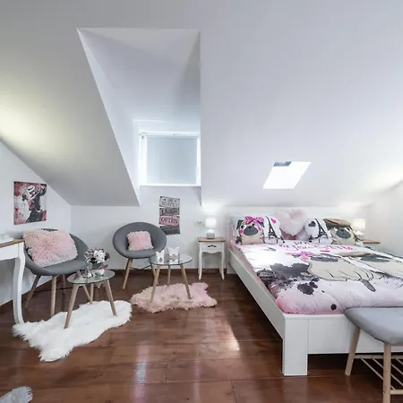 Mango & Tango Oldtown