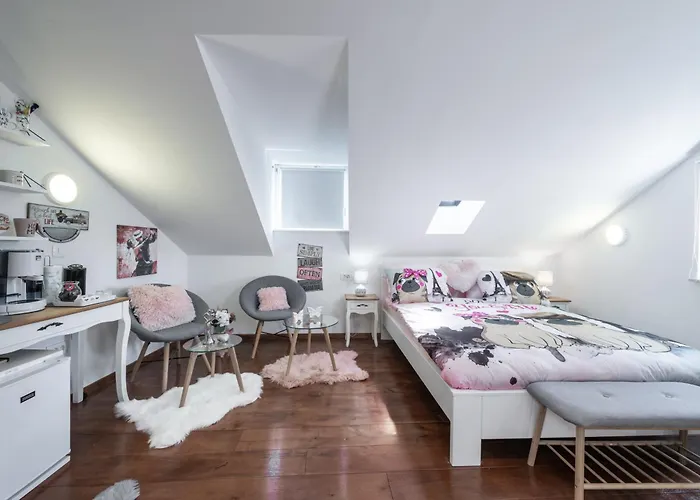 Mango & Tango Oldtown