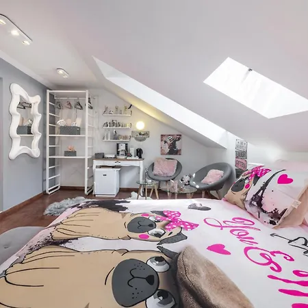 Mango & Tango Oldtown Apartment