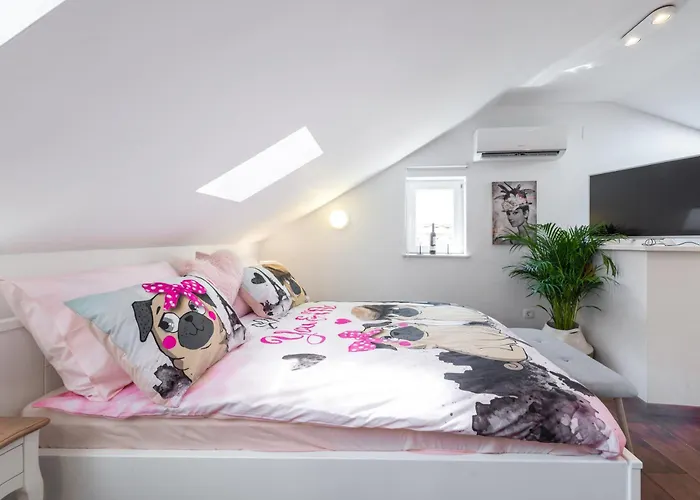 Mango & Tango Oldtown