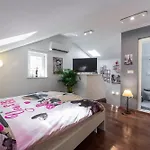 Mango & Tango Oldtown